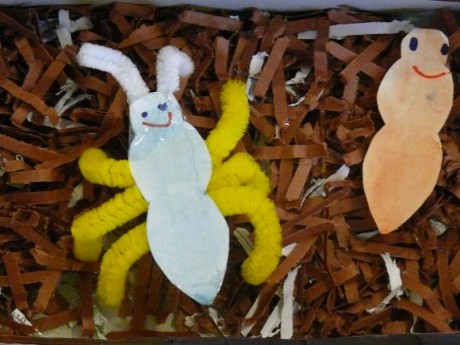 Áji mraveneček s kuklou